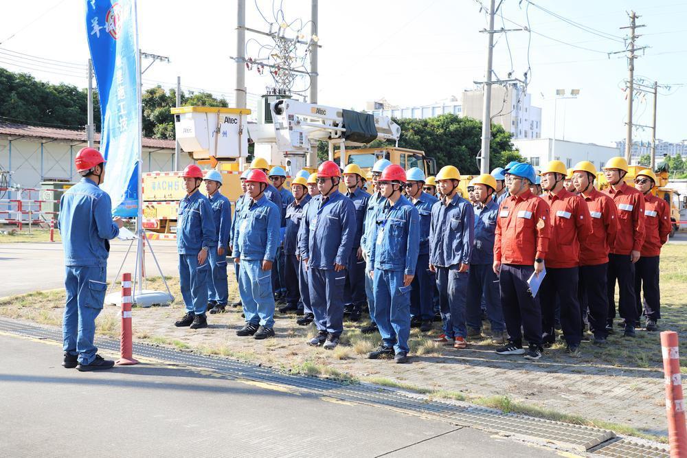 烈日下杆上比武 “羊城工匠杯”电建施工