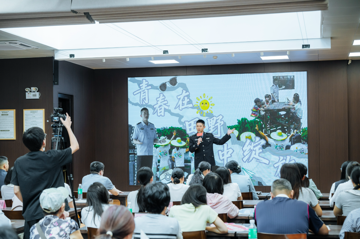 身边榜样讲述身边故事 广州海珠举行“两